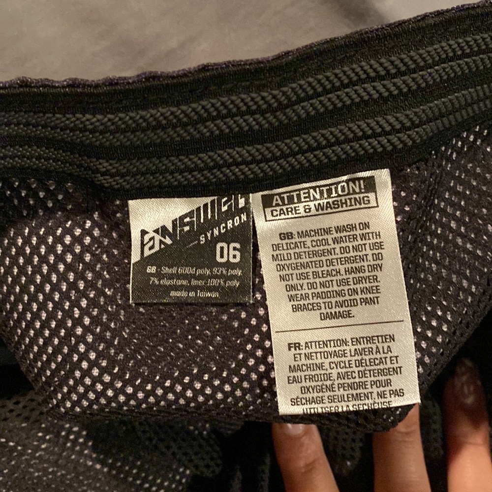 Answer riding pants size 6 - Picture 2 of 3